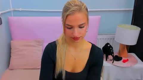 Snapshot of evettegold chatting on 09-24-25, 08:45 Eve online show from 09-24-25, 08:45