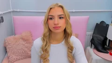 Snapshot of evettegold chatting on 09-26-25, 04:22 Eve online show from 09-26-25, 04:22