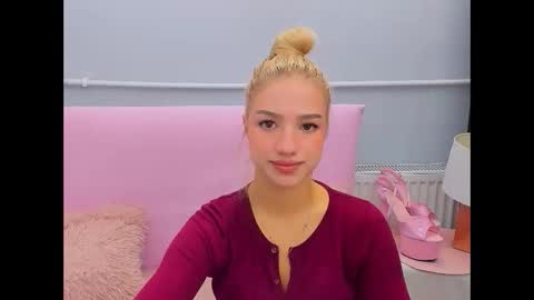 Snapshot of evettegold chatting on 09-30-25, 02:55 Eve online show from 09-30-25, 02:55