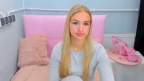 Snapshot of evettegold chatting on 10-16-25, 03:46 Eve online show from 10-16-25, 03:46