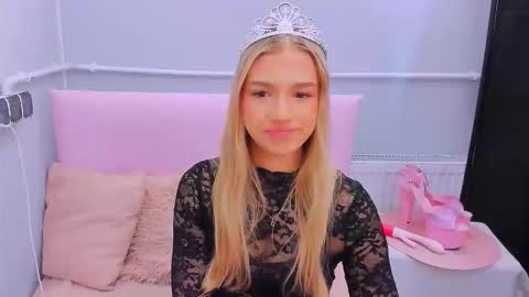 Snapshot of evettegold chatting on 01-18-26, 01:59 Eve online show from 01-18-26, 01:59