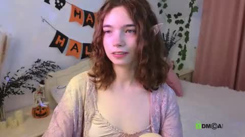 Snapshot of evi_brook chatting on 10-22-25, 01:44 evi_brook online show from 10-22-25, 01:44
