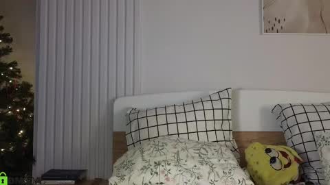 Snapshot of evi_woow chatting on 12-11-24, 07:57 evi_woow online show from 12-11-24, 07:57