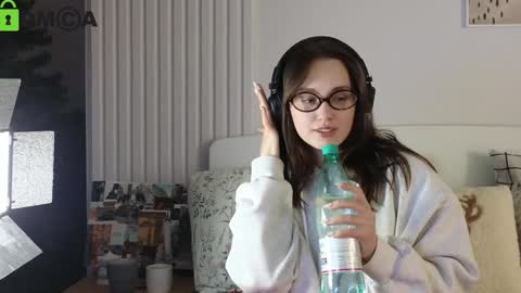 Snapshot of evi_woow chatting on 01-04-25, 08:16 evi_woow online show from 01-04-25, 08:16