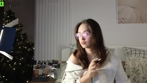 Snapshot of evi_woow chatting on 01-14-25, 12:11 evi_woow online show from 01-14-25, 12:11