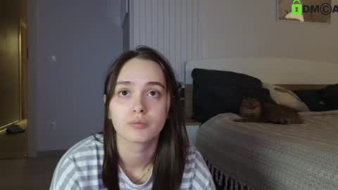 Snapshot of evi_woow chatting on 03-04-25, 11:43 evi_woow online show from 03-04-25, 11:43