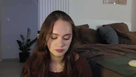 Snapshot of evi_woow chatting on 09-10-25, 09:04 evi_woow online show from 09-10-25, 09:04