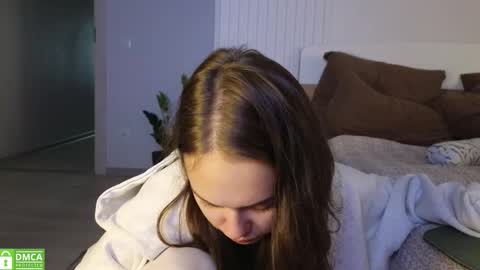 Snapshot of evi_woow chatting on 09-21-25, 12:34 evi_woow online show from 09-21-25, 12:34