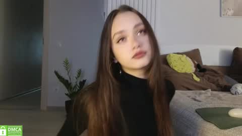 Snapshot of evi_woow chatting on 10-13-25, 07:03 evi_woow online show from 10-13-25, 07:03