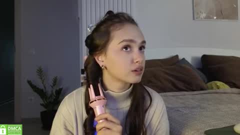 Snapshot of evi_woow chatting on 10-14-25, 10:32 evi_woow online show from 10-14-25, 10:32