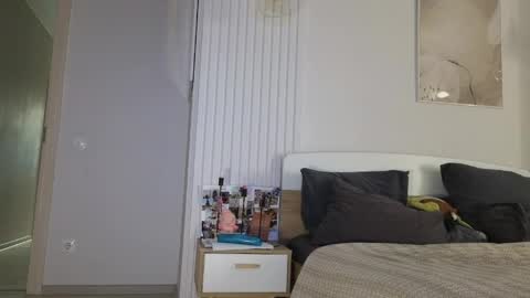 evi_woow online show from 04-13-26, 09:31