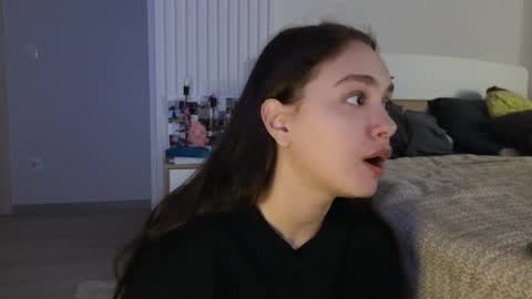 evi_woow online show from 04-15-26, 11:05