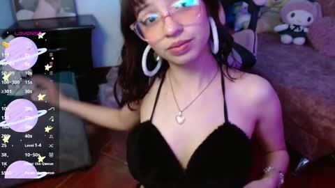 Evie Cloud online show from 10-06-25, 09:34