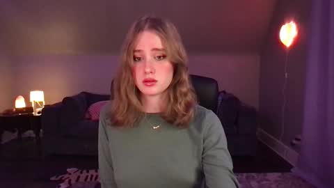 Evie3 online show from 12-17-24, 07:18