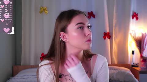 Snapshot of evieconley chatting on 03-08-26, 11:25 Lilith online show from 03-08-26, 11:25