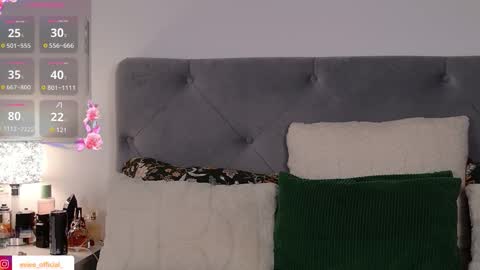 Snapshot of evierosie chatting on 10-04-25, 01:36 Evie online show from 10-04-25, 01:36