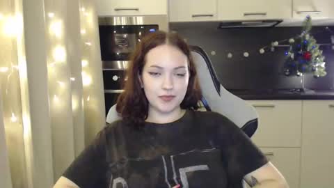 Snapshot of eviik chatting on 12-21-24, 11:45 Lessie online show from 12-21-24, 11:45