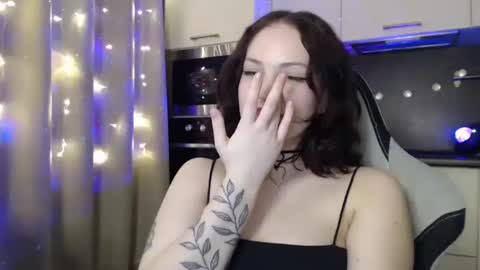 Snapshot of eviik chatting on 01-18-25, 11:22 Lessie online show from 01-18-25, 11:22