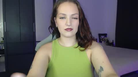 Snapshot of eviik chatting on 10-15-25, 09:04 Lessie online show from 10-15-25, 09:04