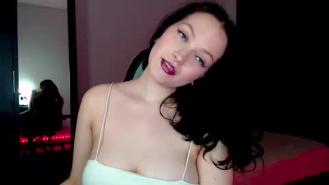 Snapshot of eviik chatting on 11-21-25, 08:29 Lessie online show from 11-21-25, 08:29