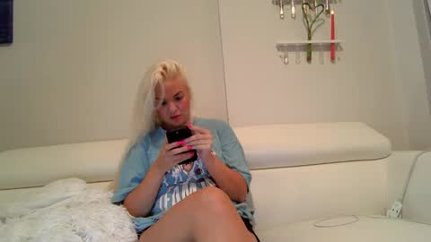 Snapshot of evillers1 chatting on 12-02-24, 12:41 Badblondebunny online show from 12-02-24, 12:41