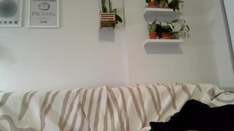 Snapshot of evillers1 chatting on 01-13-25, 01:02 Badblondebunny online show from 01-13-25, 01:02