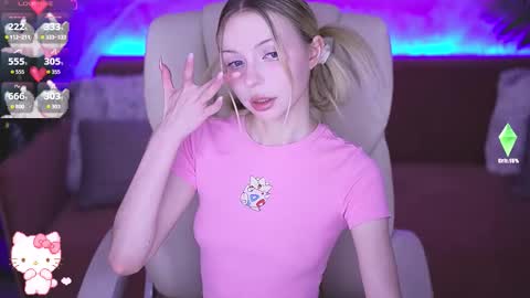 Snapshot of evistarr chatting on 12-21-25, 08:21 Eva online show from 12-21-25, 08:21