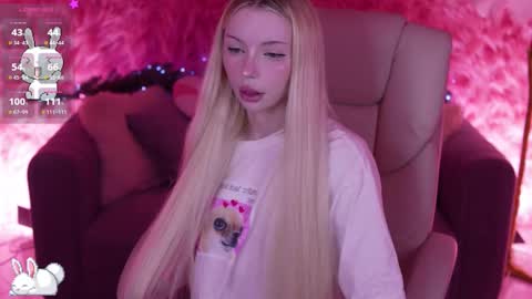 Snapshot of evistarr chatting on 01-12-26, 09:14 Eva online show from 01-12-26, 09:14