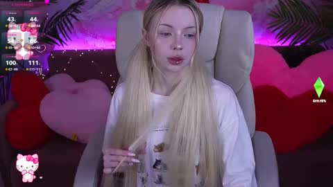 Snapshot of evistarr chatting on 02-15-26, 08:46 Eva online show from 02-15-26, 08:46