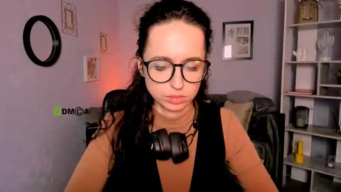 Evi online show from 03-12-25, 11:53