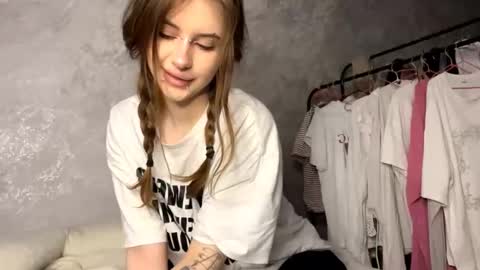 evva_avve_ online show from 11-24-25, 03:28