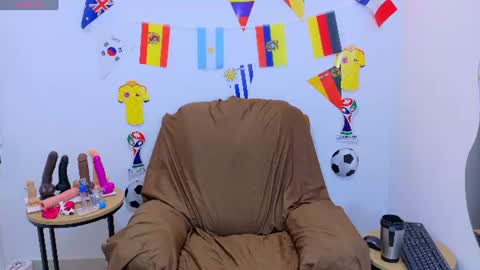 Snapshot of evvaa_moon chatting on 07-22-26, 12:41 evvaa_moon online show from 07-22-26, 12:41