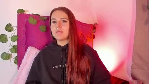 Snapshot of evy_orange1 chatting on 01-19-25, 06:09 EVY online show from 01-19-25, 06:09