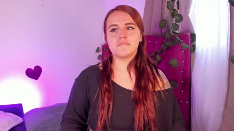 Snapshot of evy_orange1 chatting on 03-03-25, 07:39 EVY online show from 03-03-25, 07:39