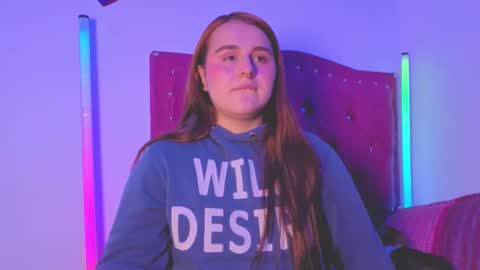 Snapshot of evy_orange1 chatting on 10-18-25, 01:08 EVY online show from 10-18-25, 01:08