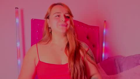 Snapshot of evy_orange1 chatting on 11-15-25, 04:10 EVY online show from 11-15-25, 04:10