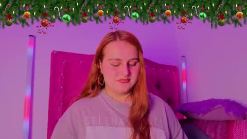 Snapshot of evy_orange1 chatting on 12-05-25, 12:30 EVY online show from 12-05-25, 12:30