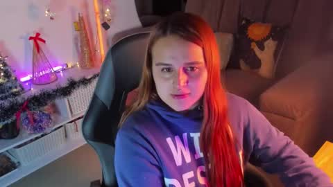 Snapshot of evy_orange1 chatting on 12-20-25, 03:46 EVY online show from 12-20-25, 03:46