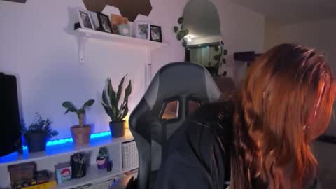 Snapshot of evy_orange1 chatting on 02-03-26, 06:11 EVY online show from 02-03-26, 06:11