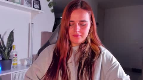 Snapshot of evy_orange1 chatting on 02-10-26, 02:48 EVY online show from 02-10-26, 02:48