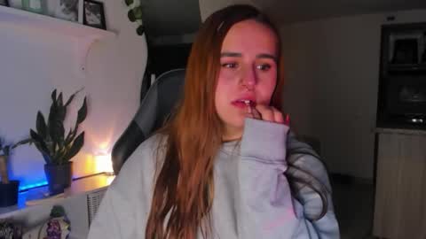 Snapshot of evy_orange1 chatting on 02-20-26, 02:41 EVY online show from 02-20-26, 02:41