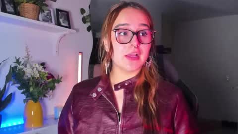 Snapshot of evy_orange1 chatting on 02-26-26, 03:49 EVY online show from 02-26-26, 03:49