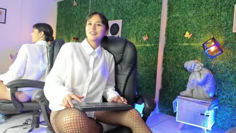 Snapshot of evyy_ chatting on 04-08-26, 08:42 Evyy online show from 04-08-26, 08:42