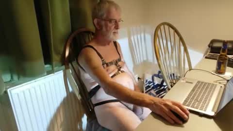 Snapshot of ewaldwillems99 chatting on 09-22-25, 02:30 Naaktloper online show from 09-22-25, 02:30