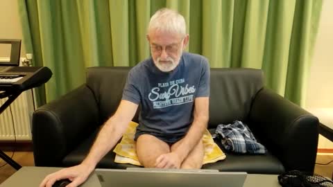 Snapshot of ewaldwillems99 chatting on 01-05-26, 05:27 Naaktloper online show from 01-05-26, 05:27