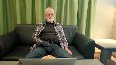 Snapshot of ewaldwillems99 chatting on 01-09-26, 06:10 Naaktloper online show from 01-09-26, 06:10