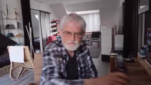 Snapshot of ewaldwillems99 chatting on 04-02-26, 03:20 Naaktloper online show from 04-02-26, 03:20