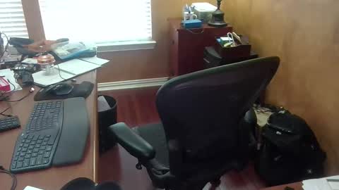 Snapshot of exhibitman69_ldb chatting on 04-21-26, 05:50 exhibitman69_ldb online show from 04-21-26, 05:50