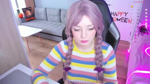 Snapshot of exhoneyangel chatting on 11-02-25, 11:45 Amy online show from 11-02-25, 11:45