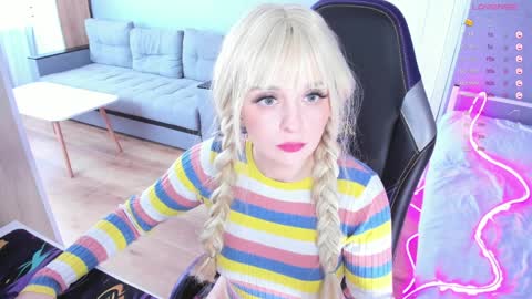 Snapshot of exhoneyangel chatting on 04-01-26, 11:11 Amy online show from 04-01-26, 11:11